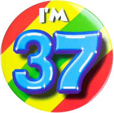 Button 37 Jaar - Button met speld (55mm) - Leeftijd badge - 37 Jaar versiering - Accessoires - Rozet I'm 37 - Verjaardag jongen / meisje / man / vrouw - Button 37 Jaar