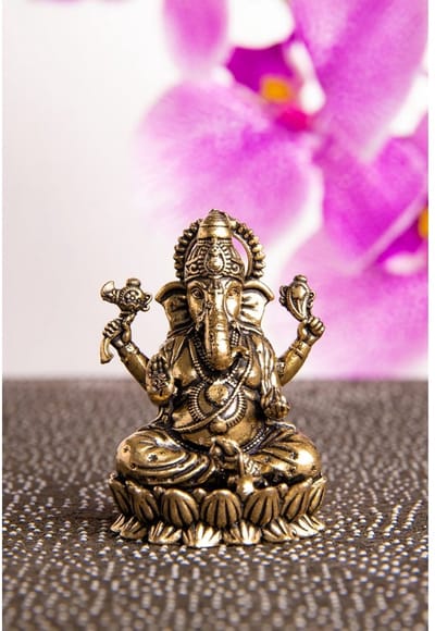 Ganesha messing op Lotus