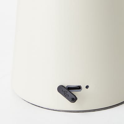 Brilliant Muffin - Buiten tafellamp - LED 6W - Ø 14 cm - 400 lm - 3000K - 3-steps dimbaar - USB oplaadbaar - IP44 - Beige