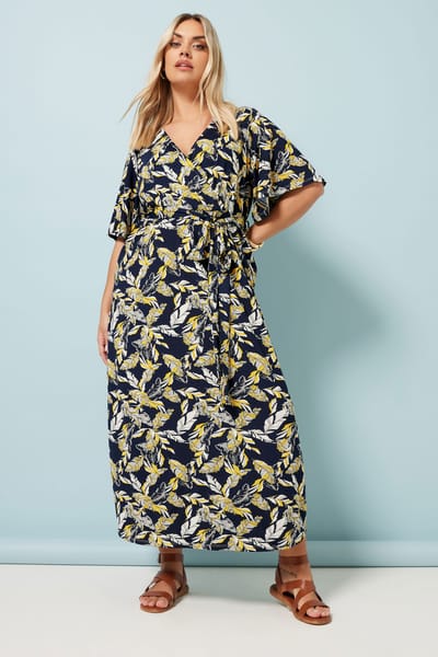 Yours Midaxi Wikkeljurk Met Bladerprint En Korte Mouwen In Donkerblauw/Geel Size 50-52