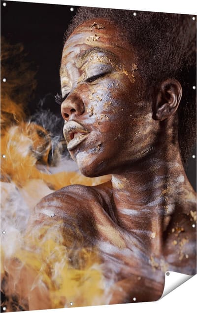 Gards Tuinposter Afrikaanse Vrouw met Zilver en Goud - 120x160 cm - Tuindoek - Tuindecoratie - Wanddecoratie buiten - Tuinschilderij