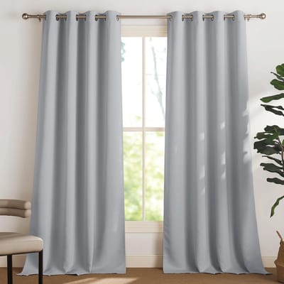 Dailygoods- Gordijnen Verduisterend - Set van 2 - B 140 X H 260 cm - Oogjes/Ringen - Thermische Isolatie - Licht Verblokkend - Zilvergrijs - Verduisteringsgordijnen