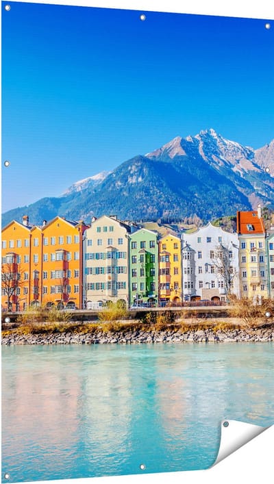 Gards Tuinposter Gekleurde Huisjes in Innsbruck, Oostenrijk - 100x150 cm - Tuindoek - Tuindecoratie - Wanddecoratie buiten - Tuinschilderij