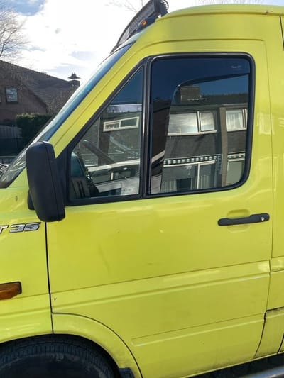 Zijwindschermen tbv vw volkswagen LT & mercedes sprinter W901-905 bus model vanaf 1996 - 2006 visors raamspoilers windschermen pasvorm donker getint
