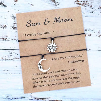 Akyol - Vriendschapsarmband - Pinky promise - BFF - vrienden armband - moeder dochter armband - armband voor moeder en dochter - maan en zon armband - Armband set -- relatie armband hanger sun and moon - 2 stuks