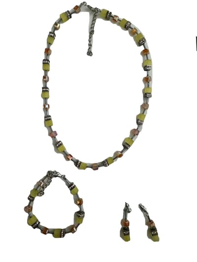 Petra's Sieradenwereld - Handgemaakte sieradenset blokjes en buisjes geel/oranje (ketting, armband en oorbellen) (971)