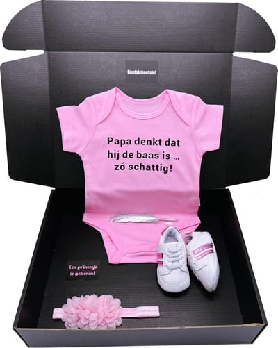 Kraamcadeau meisje - papa denkt dat hij de baas is, zo schattig! roze romper, babyschoentjes hoofdband