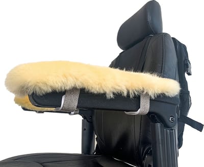 Armleuning kussen van Texelse medicinale schapenvacht - Rolstoel armsteun - Scootmobiel -Skéépe