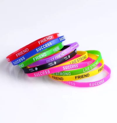 Vriendschap Siliconen bandjes 12 stuks- Kleurrijke Polsband- Pols armband vriendschap Cadeau - Gedrukte letters Volwassenen| Jongeren| Sporters| Vrienden
