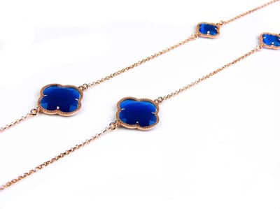 model Fiori gesloten klavers collier in zilver roze verguld blauwe klavers