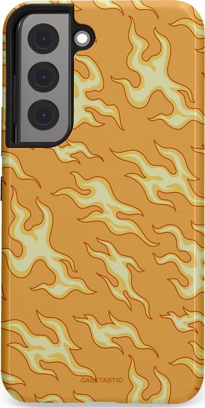 Casetastic Hoesje Geschikt voor Samsung S22 - Stijlvolle Beschermende Duo-layer Case - Vlammen van passie