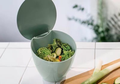 Famanu - Keuken afvalbak 2.2 liter met deksel, compacte afvalcontainer voor aanrecht, vaatwasserbestendig en praktisch voor keuken