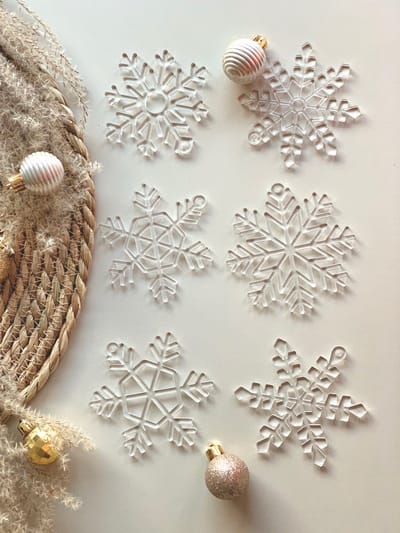 Kerstversiering - Christmas decoration | Sneeuwvlokken ø 9cm Snowflakes (6 st) | Transparant - Transparent | Kerstboomhanger - Christmas tree hangers - Ijskristal - Decoratie - Helder - Sneeuwkristal