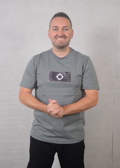 Ma.Strum Tromple Loeil Badge Tee