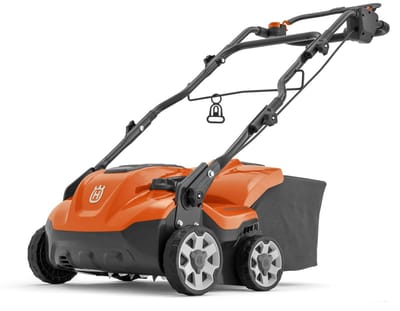 Husqvarna S138C Elektrische verticuteermachine en gazonbeluchter - 1,6 kW, 37,5 cm werkbreedte, 2-in-1-messen, instelbare diepte en inklapbare handgreep