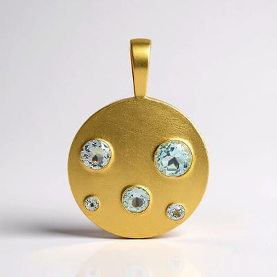 Cavill - Zilveren hanger met 1,21 ct hemelblauwe topaas - 925 Sterling zilver verguld - Rond geslepen - Elegante bezelzetting