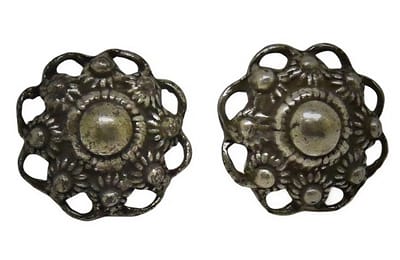 Zeeuws Meisje - oorstekers- Zeeuwse knopjes oorstekers oorknoppen, designerskwaliteit verzilverd