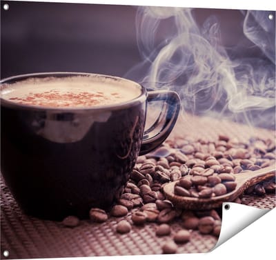 Gards Tuinposter Hete Koffie Kop met Koffiebonen - 100x80 cm - Tuindoek - Tuindecoratie - Wanddecoratie buiten - Tuinschilderij