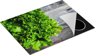 Chefcare Inductie Beschermer Groene Sla op een Houten Achtergrond - 70x50 cm - Afdekplaat Inductie - Kookplaat Beschermer - Inductie Mat