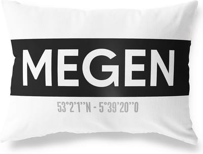 Tuinkussen MEGEN - NOORD-BRABANT met coördinaten - Buitenkussen - Bootkussen - Weerbestendig - Jouw Plaats - Studio216 - Modern - Zwart-Wit - 50x30cm