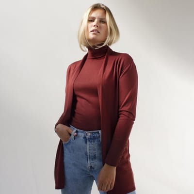 MOOI! Company - Dames vest SAAR - Half lang los vallend - Viscose Fijn gebreid - Kleur  Fired Brick - S