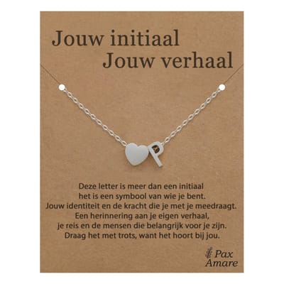Letter P ketting op Cadeau Kaartje - Jouw initiaal, jouw verhaal - 45cm Zilverkleurig Stainless Steel - Initiaal & Hartje Hanger - Pax Amare