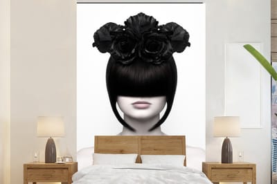 Behang - Fotobehang Portret - Vrouw - Rozen - Abstract - Zwart wit - Breedte 200 cm x hoogte 300 cm