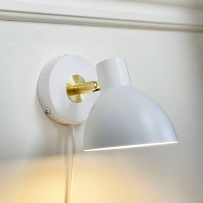 Dyberg Larsen wandlamp Lilje, wit, Ø 16 cm, metaal