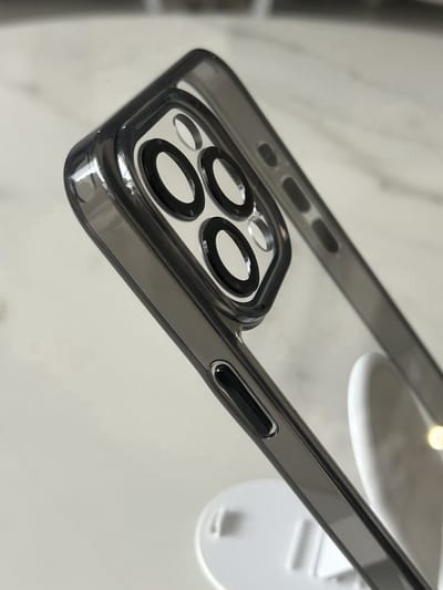 Anti-Yellow TPU/PC Hoesje - Geschikt voor iPhone 14 Pro - Met Cameralens Glas Bescherming – Transparant/Zwart – 2.5mm Dikte