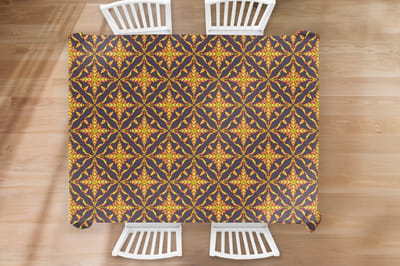 Kerst Tafelkleed - Kerstmis Decoratie - Tafellaken - Patronen - Kerst - Goud - 260x180 cm - Kerstmis Versiering - Tafeldecoratie Kerstmis - Kerstdecoratie tafel - Tafelversiering