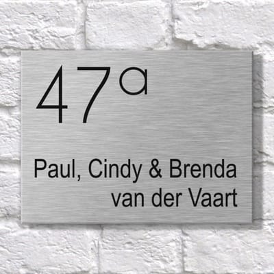 Kirinify – Naambordje voordeur RVS 20 x 15 cm met lasergravering – Zelf ontwerpen