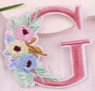 Strijk Embleem Alfabet Patch - Letter G - Bloemen Roze - 5cm hoog - Letters Stof Applicatie - Geborduurd - Strijkletters - Patches - Iron On