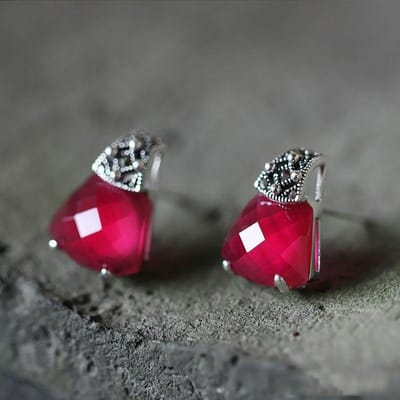 Boucles d'oreilles Clous Rubis Classiques Exquises Et de Haute Qualité Boucles d'oreilles Rouge Gemme Taillée Pour Femmes Mode Nouvelle Arrivée Bijoux de Soirée Cadeau gray