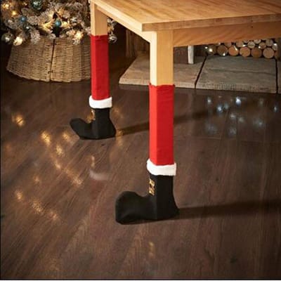 Kerststoelkousen 4-delig - Kerst decoratie binnen - Meubelbeschermers - Vloerbescherming tegen krassen - Grappige 3D Kerstman Laarzen - Stoelpoten - Feestdecoratie - Cadeau idee - 37 cm - Universeel maat