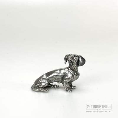 Teckel gladharig zittend - Beeldje Teckel - zittend - Gladharige teckel - Tin - Miniatuur Teckel - Teckel Cadeau - Unieke Hondenbeeldjes