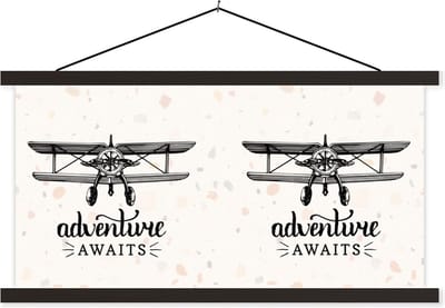 Posterhanger incl. Poster 60x30 cm - Schoolplaat - Spreuken - Quotes - Adventure awaits - Reizen - Textielposter - Zwarte latten