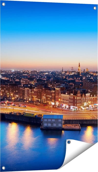 Gards Tuinposter Amsterdam Centrum in de Nacht - 60x90 cm - Tuindoek - Tuindecoratie - Wanddecoratie buiten - Tuinschilderij