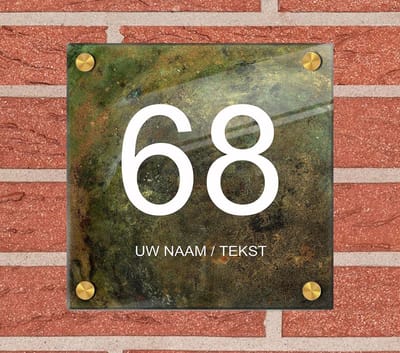 Naambordje voordeur plexiglas 15x15x0,5 cm met goud kleur afstanhouder model 1128 - Huisnummerbordje, naambordjes, naambordje huis, naamplaatjes,  huisnummer bordje, originele naambordjes voordeur, huisnummerbord met naam, originele huisnummer bord