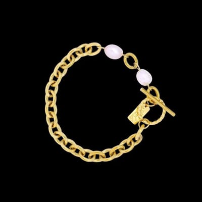 Victoria Valenza Goudkleurige RVS Jasseronarmband met Zoetwaterparels en Kapittelslot - Armband - Goudkleurig - RVS - Jasseronarmband - Parel
