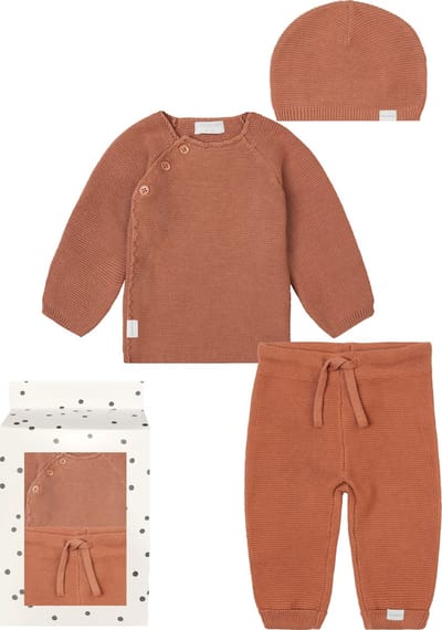 Noppies - Geschenkverpakking met kledingset - Café au lait - 3delig - Broek Grover - trui Pino - Muts Rosita - Maat 50