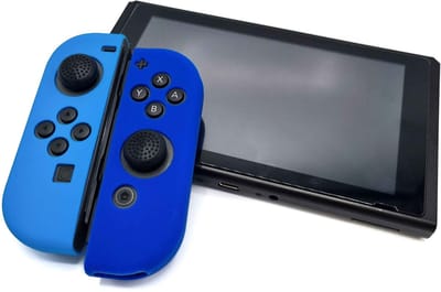 Gadgetpoint - Hoesjes & Skins voor Nintendo Switch 1 - Performance Gaming Case - Soft Grip Covers - Anti-Slip Joy-Con Controller Accessoires - Blauw/Lichtblauw
