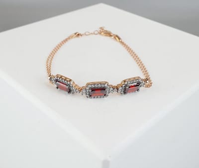 Christian synthetische robijn armband