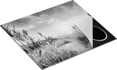 Chefcare Inductie Beschermer Strand en Zee vanuit Duinen met Zonsondergang - Zwart Wit - 60x50 cm - Afdekplaat Inductie - Kookplaat Beschermer - Inductie Mat
