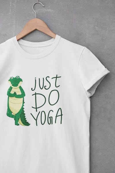 Shirt - Just do yoga - Wurban Wear | Grappig shirt | Leuk cadeau | Unisex tshirt | Yoga | Yoga nidra | Yoga kleding | Yoga shirt | Yogamat | Wit