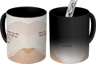 Magische Mok - Foto op Warmte Mokken - Koffiemok - Spreuken - Quotes - There is no time to be bored in a world as beautiful as this - Wereld - Magic Mok - Beker - 350 ML - Theemok - Mok met tekst