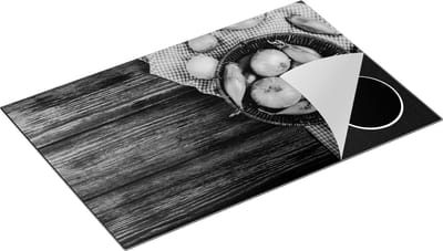 Chefcare Inductie Beschermer Mand met Uien op Tafel - Zwart Wit - 80x50 cm - Afdekplaat Inductie - Kookplaat Beschermer - Inductie Mat