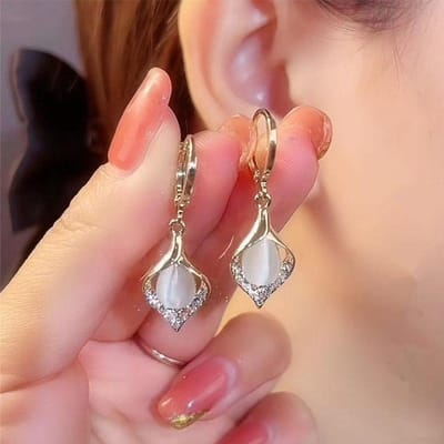 Mode Koreaanse Angel Eye Oorbellen Goudkleurig Verguld Strass Inleg Tulp Bloemblaadje Ring Oorbellen Dames Feest Sieraden brown