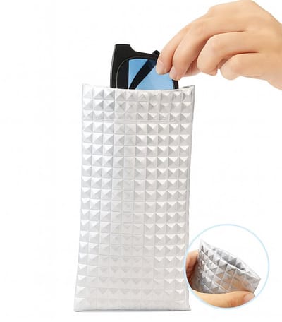 Chique Pop-up Brillenzak met Automatische Sluiting – Zilver – Stijlvolle en Draagbare Brillenhoes voor Dames – 9 × 18 cm – PVC – Modieuze Beschermhoes voor Brillen