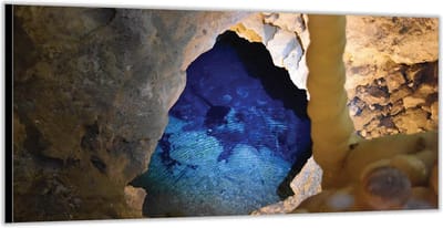 KuijsFotoprint - Schilderij - Bruine Grot Met Water - Blauw En Bruin - 100 X 200 Cm