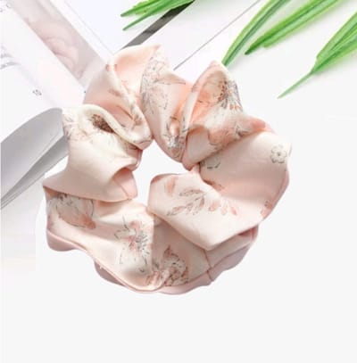 Luxe Zijde scrunchie gebloemd- Deels silk haarelastiek Haarelastiekjes - Haar Accessoires Vrouwen - Wokkels - Haarelastiekjes Scrunchie - Haar Accessoires Meisje